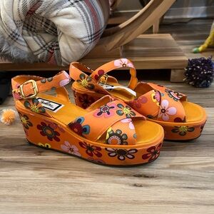 Floral Orange vintage Zodiac Platform Sandals sz 10